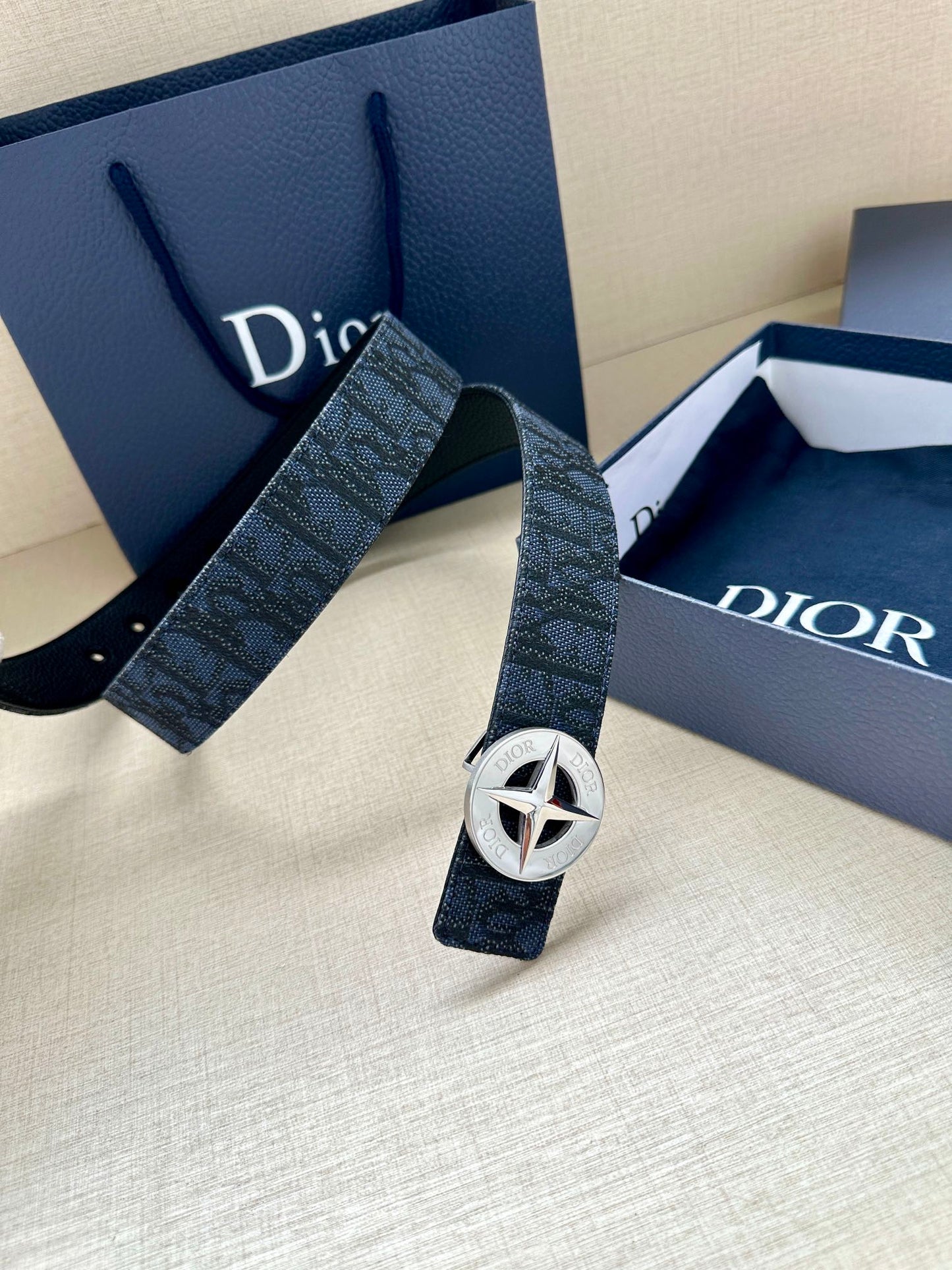 FW new metal emblem round buckle logo fashionable retro print double-sided waist casual smooth buckle waist belt for men