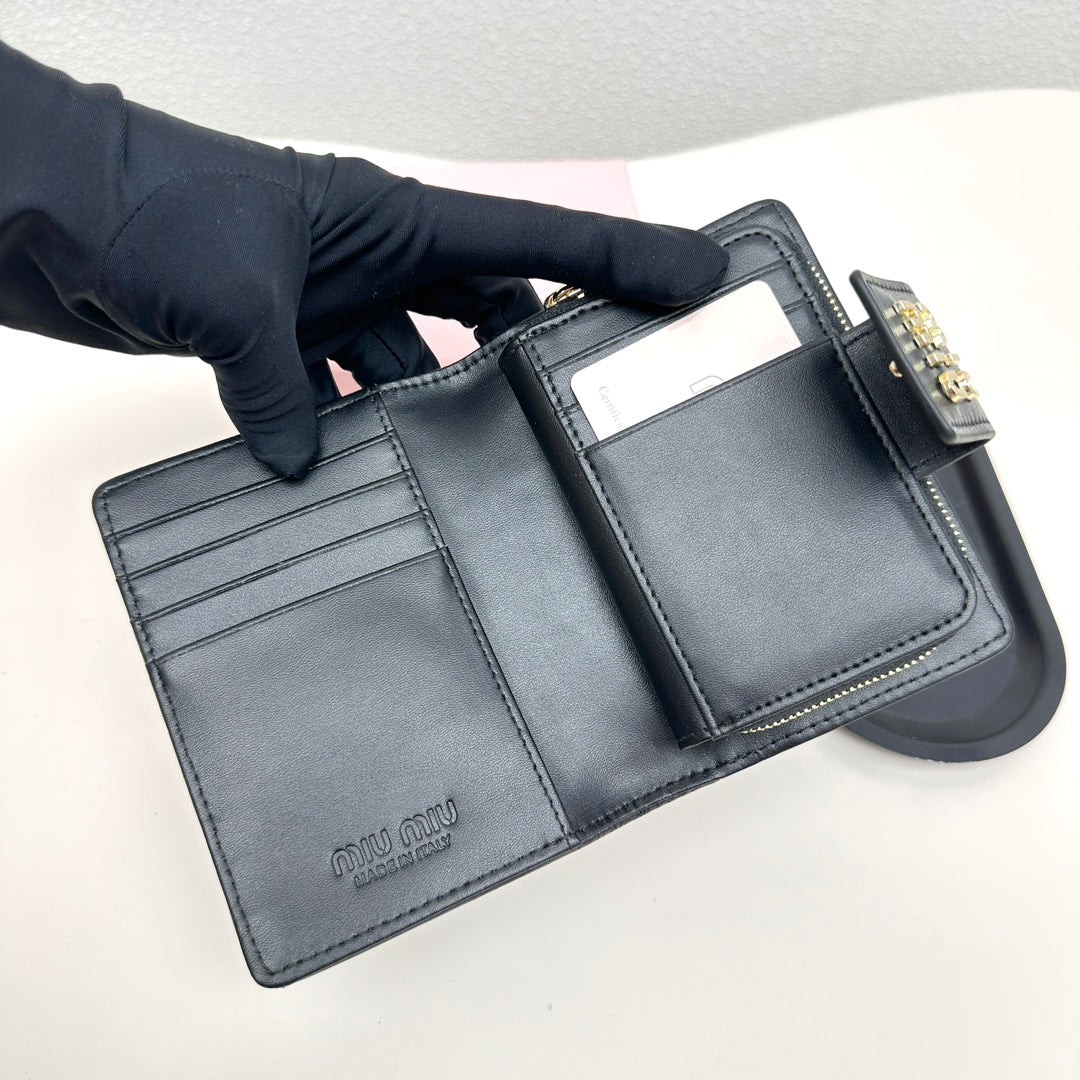 New MIU in stock, new sheepskin pleated Miu fold wallet for women, fresh and sweet wallet for girls, large capacity