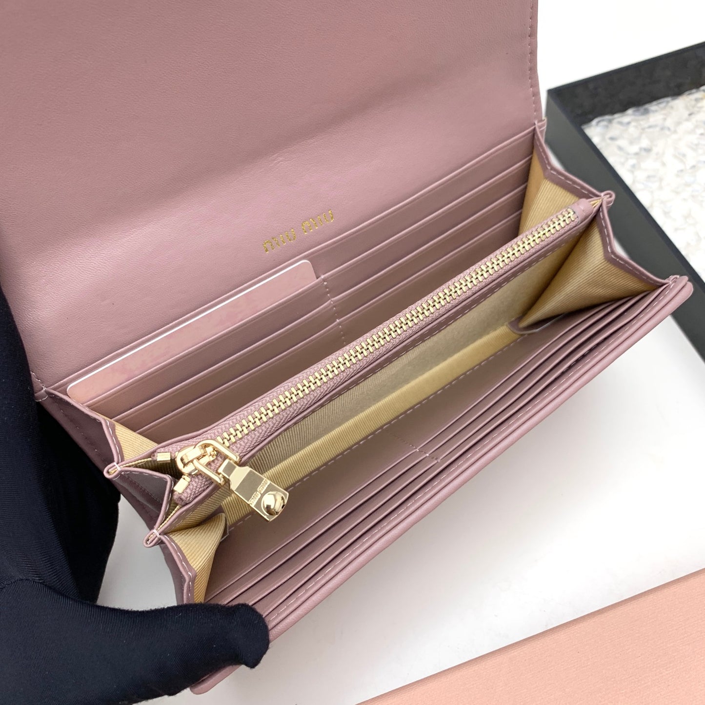 New women's niche light luxury high texture pleated diamond grid long wallet, hand-held bag, card bag