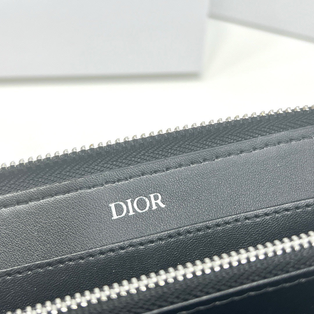 New retro men's long zipper handbag with large capacity and multiple card slots wallet