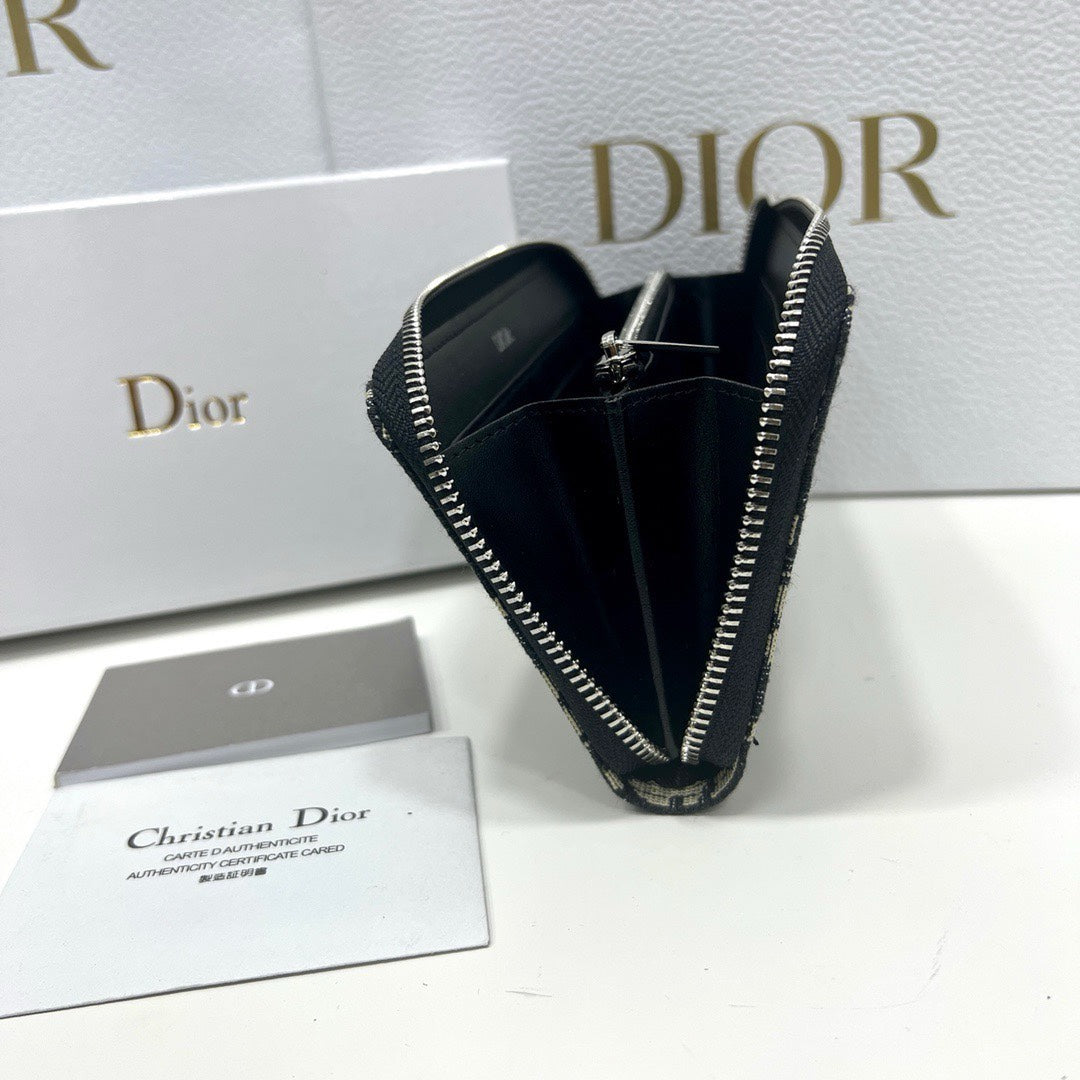New retro men's long zipper handbag with large capacity and multiple card slots wallet