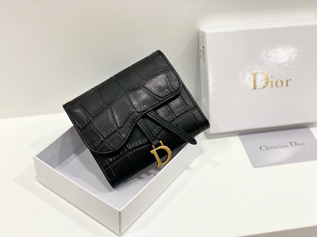 New European and American simple and versatile folding wallet with multiple card slots and buckle for women's short wallet