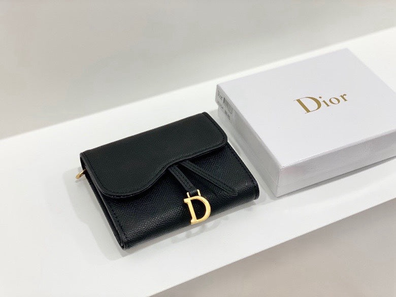 New European and American simple and versatile folding wallet with multiple card slots and buckle for women's short wallet