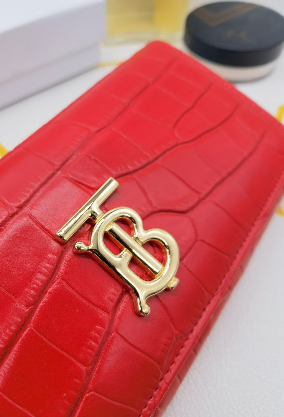 New Fashionable Simple B Home Embossed Light Luxury Women's Long Flip Card Large Capacity Wallet