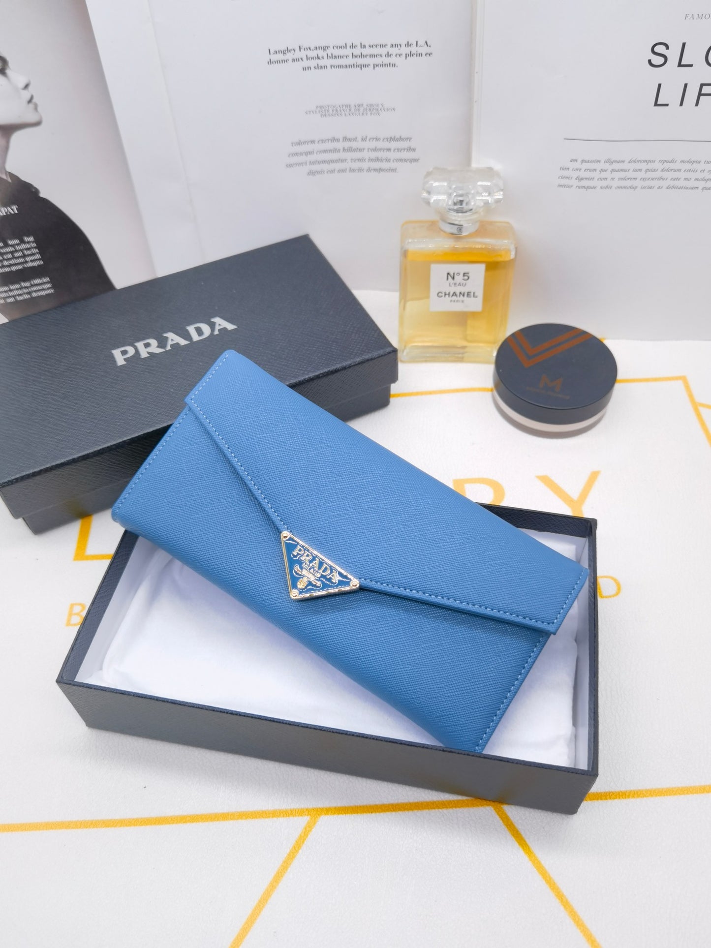 New Fashionable and Versatile Saffiano Light Luxury Women's Long Flip Card Large Capacity Wallet