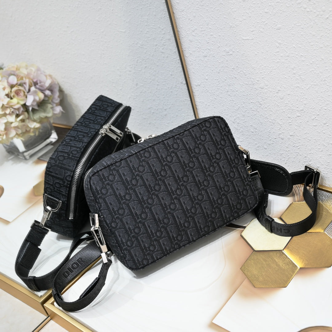 New Men's Postman Bag Double Zipper Camera Bag Retro Cowhide Jacquard Embroidery Shoulder Bag Crossbody Bag Messenger Bag