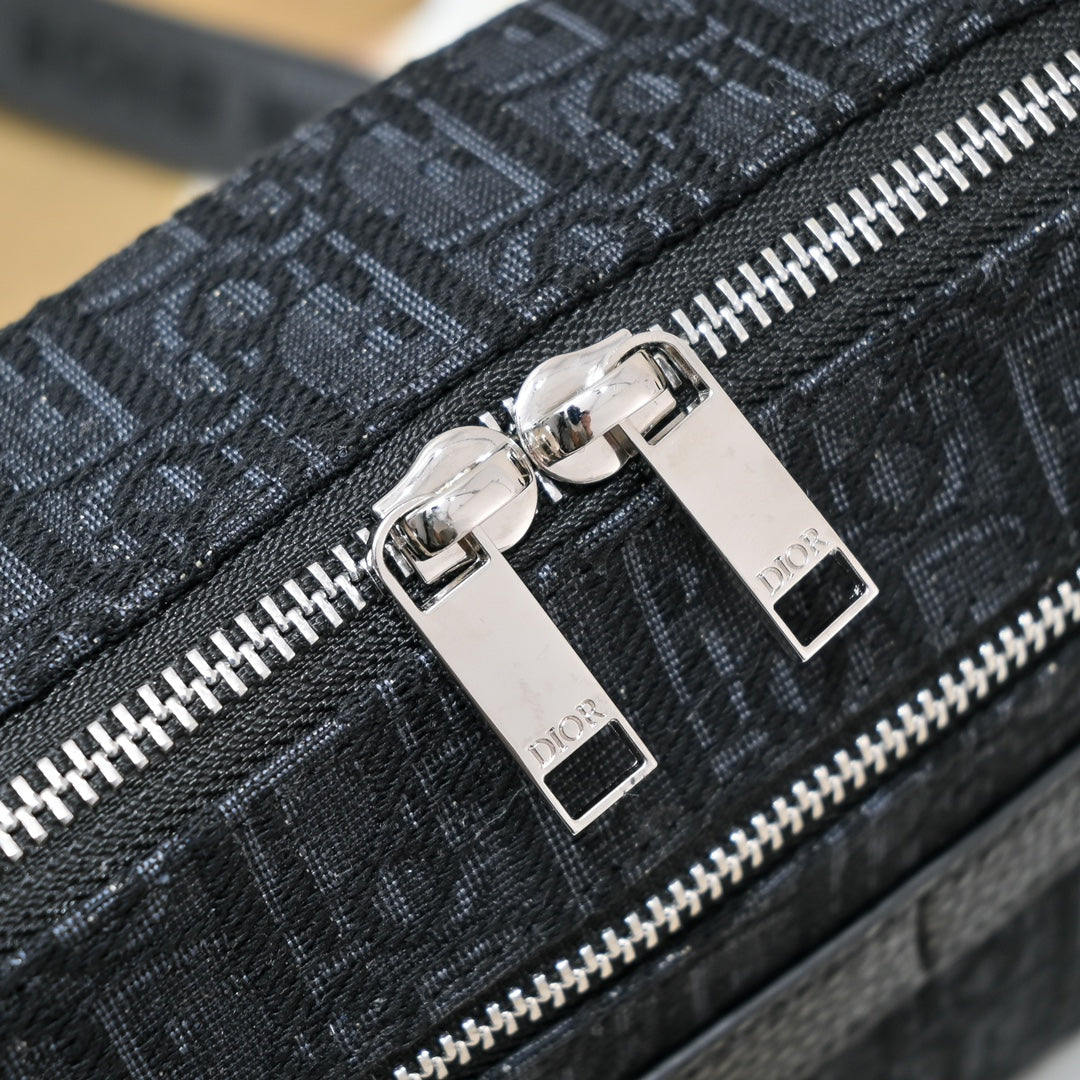 New Men's Postman Bag Double Zipper Camera Bag Retro Cowhide Jacquard Embroidery Shoulder Bag Crossbody Bag Messenger Bag