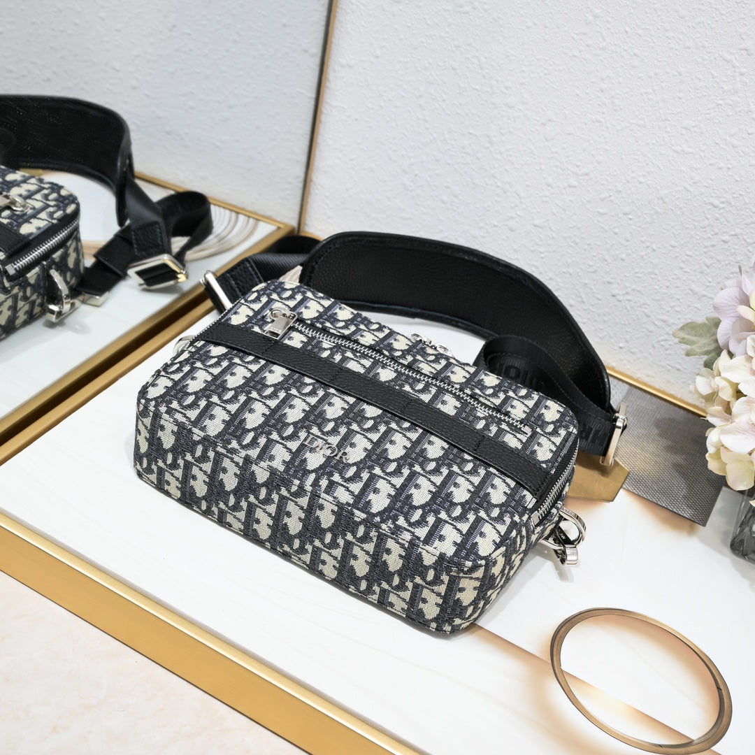 New Men's Postman Bag Double Zipper Camera Bag Retro Cowhide Jacquard Embroidery Shoulder Bag Crossbody Bag Messenger Bag