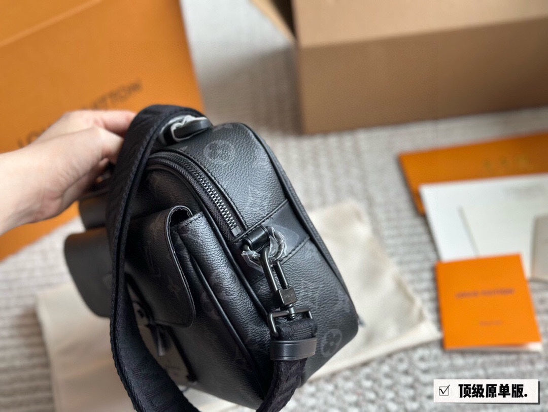 New  LOCK Men's Postman Bag
