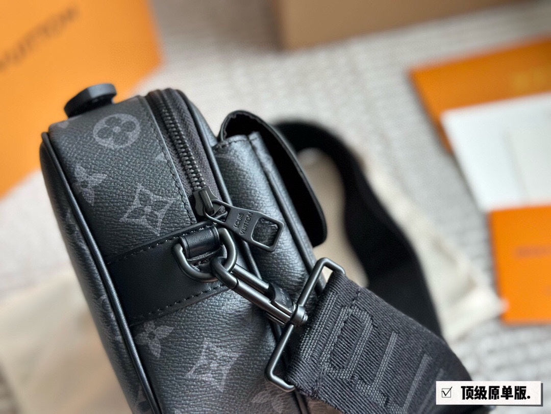 New  LOCK Men's Postman Bag