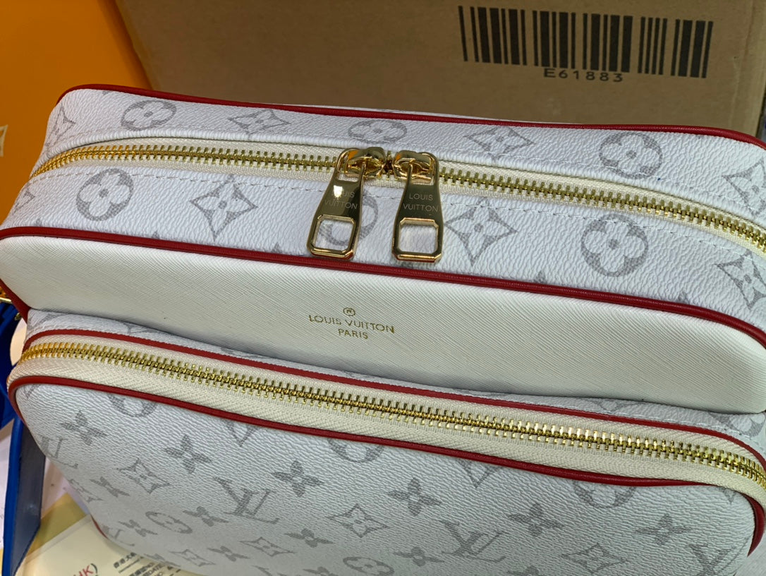 New Fashionable, Casual, Versatile, Classic Old Flower Men's Crossbody Bag, Shoulder Bag, NBA Co branded Postman Bag