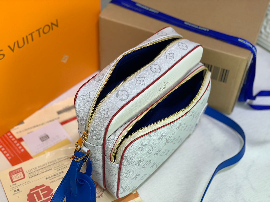 New Fashionable, Casual, Versatile, Classic Old Flower Men's Crossbody Bag, Shoulder Bag, NBA Co branded Postman Bag