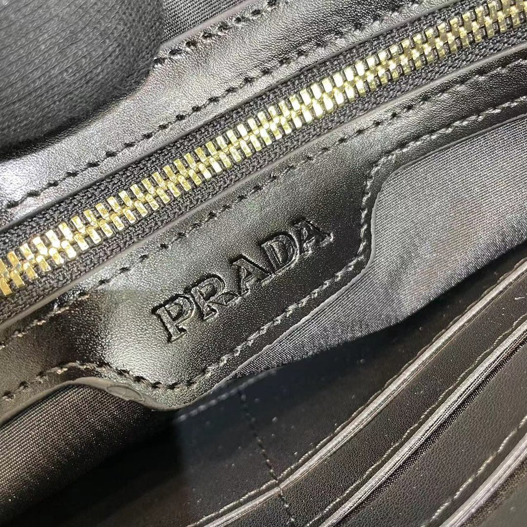 High quality new fashionable business leather password lock bag from Europe and America, men's top layer cowhide handbag, casual soft leather wallet