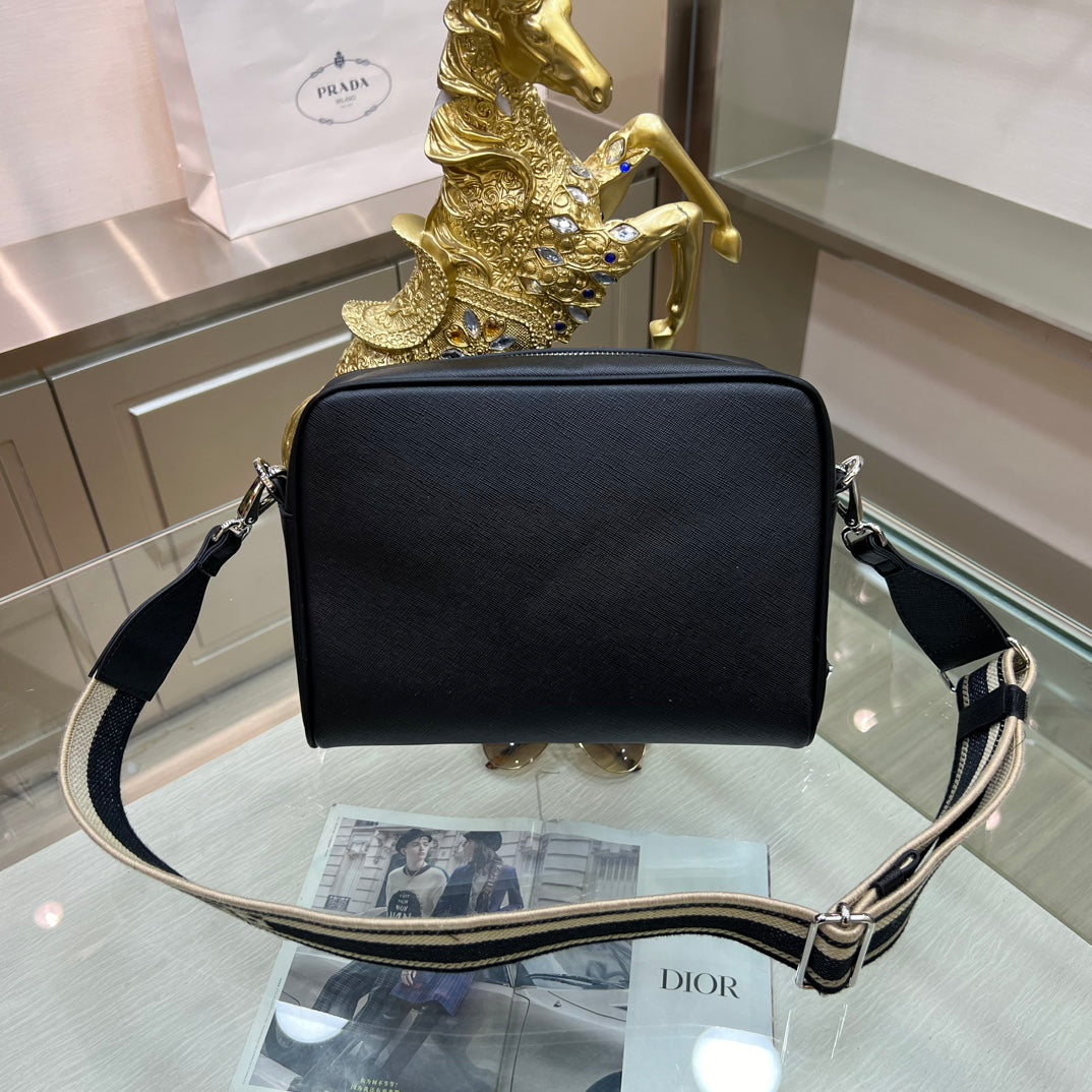 European and American high-quality new fashion trend light luxury Saffiano men's versatile cowhide leather crossbody shoulder bag