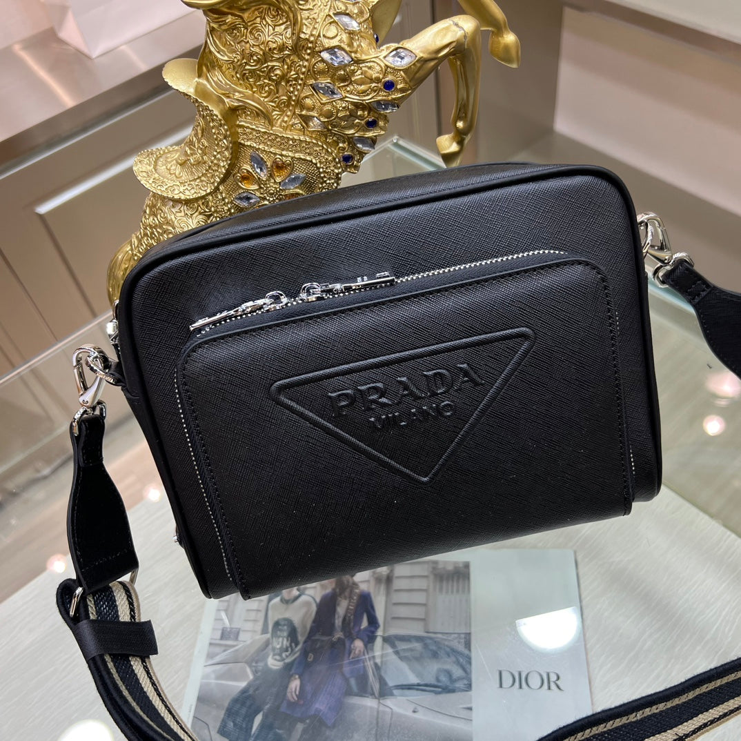 European and American high-quality new fashion trend light luxury Saffiano men's versatile cowhide leather crossbody shoulder bag