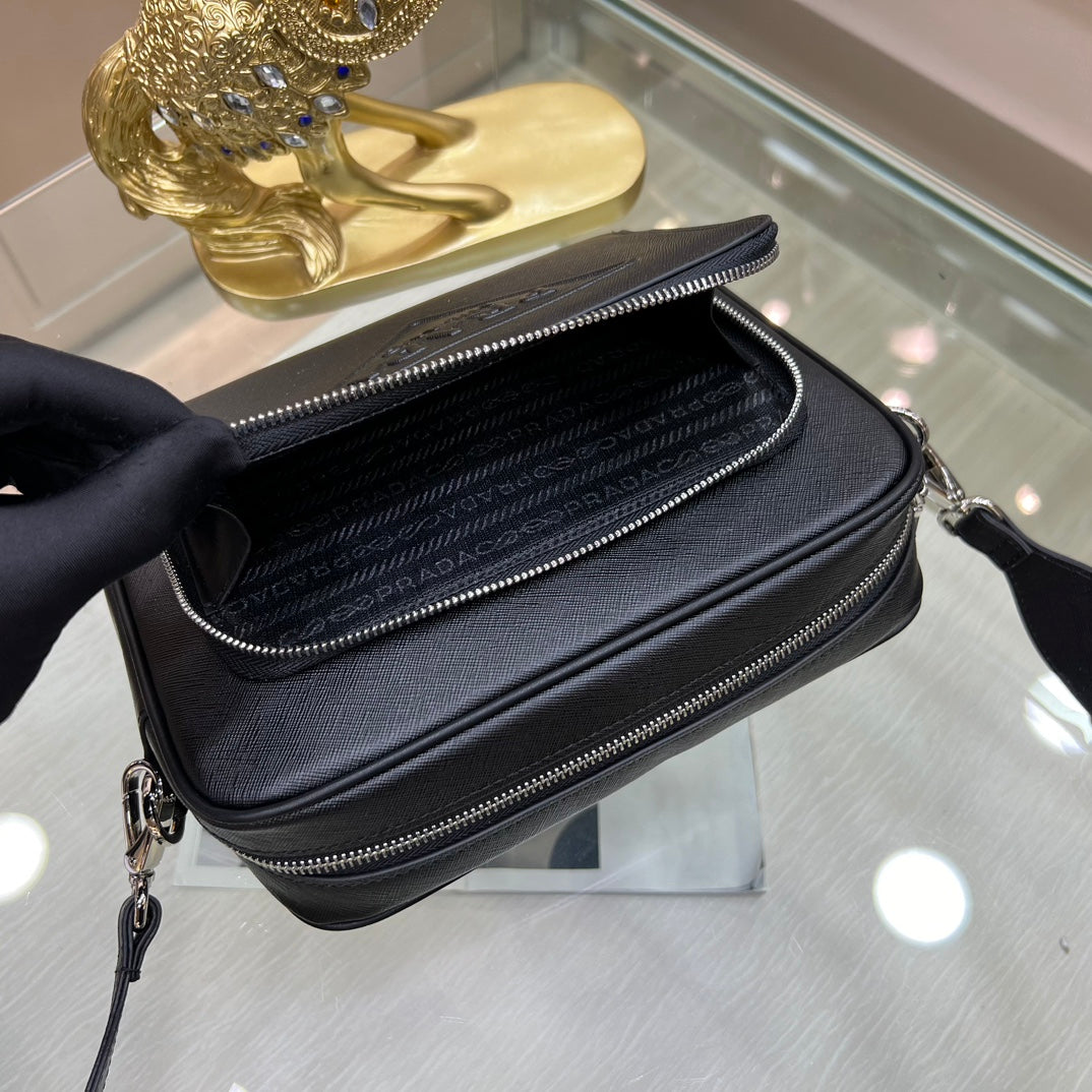 European and American high-quality new fashion trend light luxury Saffiano men's versatile cowhide leather crossbody shoulder bag