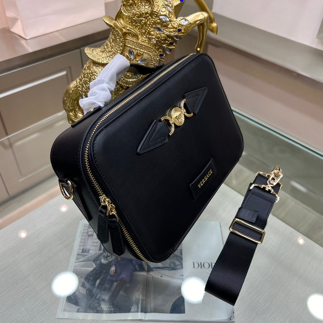 High quality European and American new fashion trend light luxury Medusa Biggie men's versatile cowhide leather crossbody, single shoulder, hand-held mailman bag