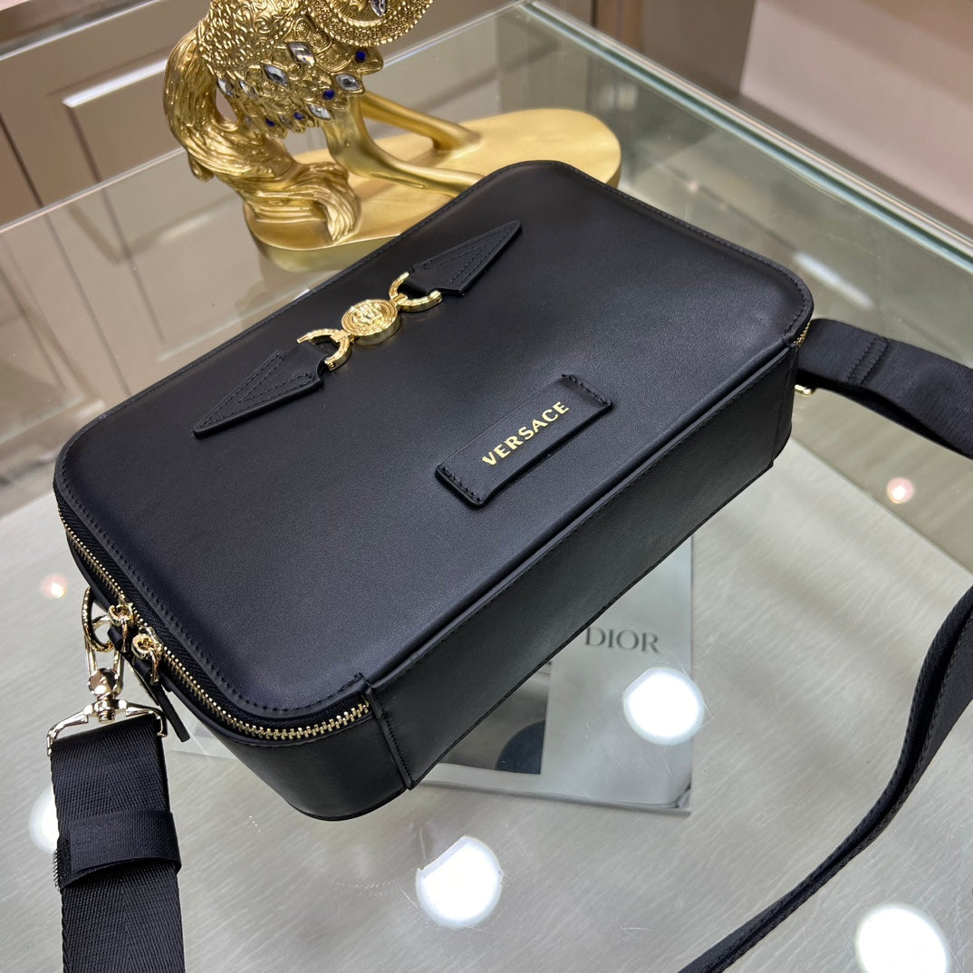 High quality European and American new fashion trend light luxury Medusa Biggie men's versatile cowhide leather crossbody, single shoulder, hand-held mailman bag