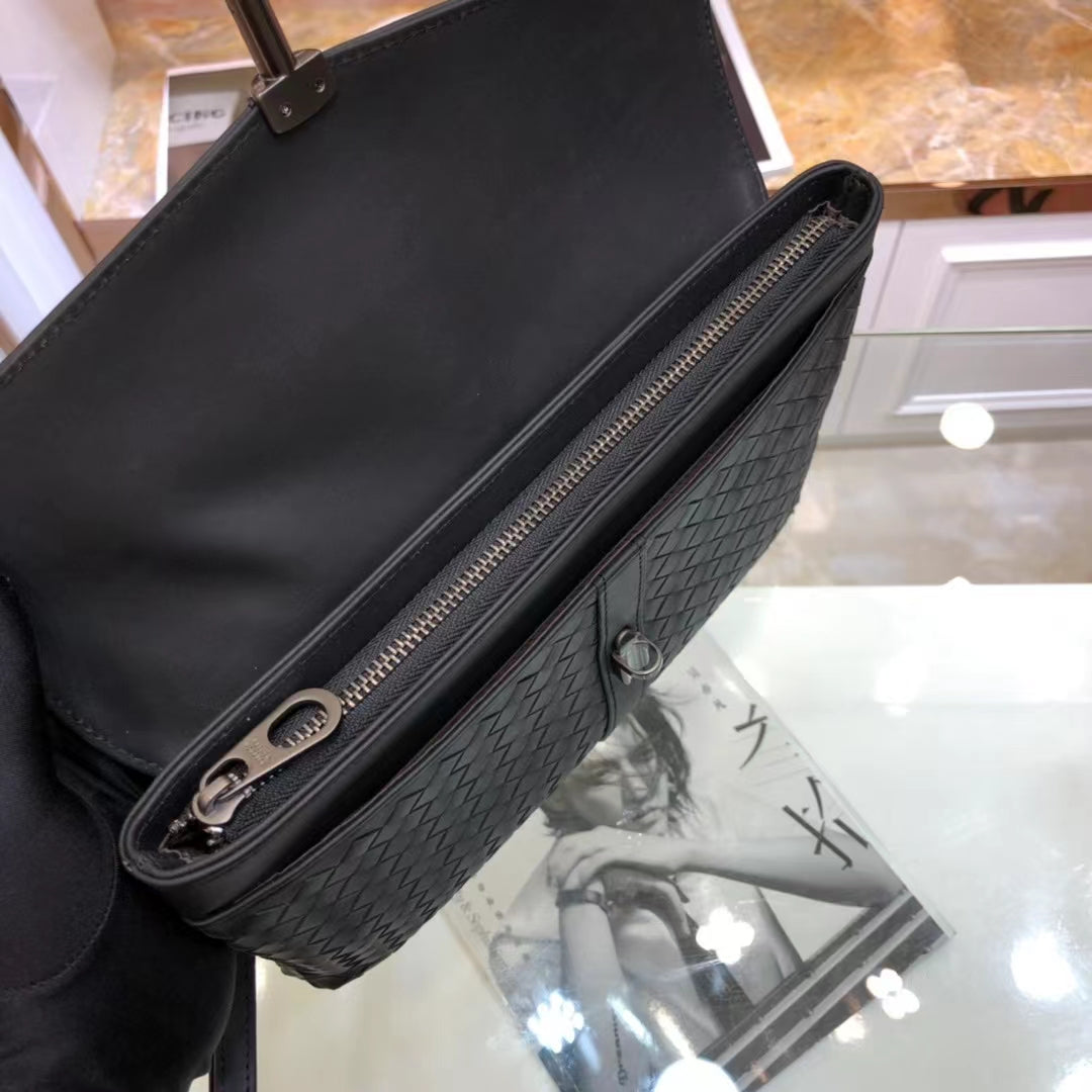 New Light Luxury European and American Fashion Leisure High Quality Tire Leather Large Flip Lock Braided Business Men's Handbag