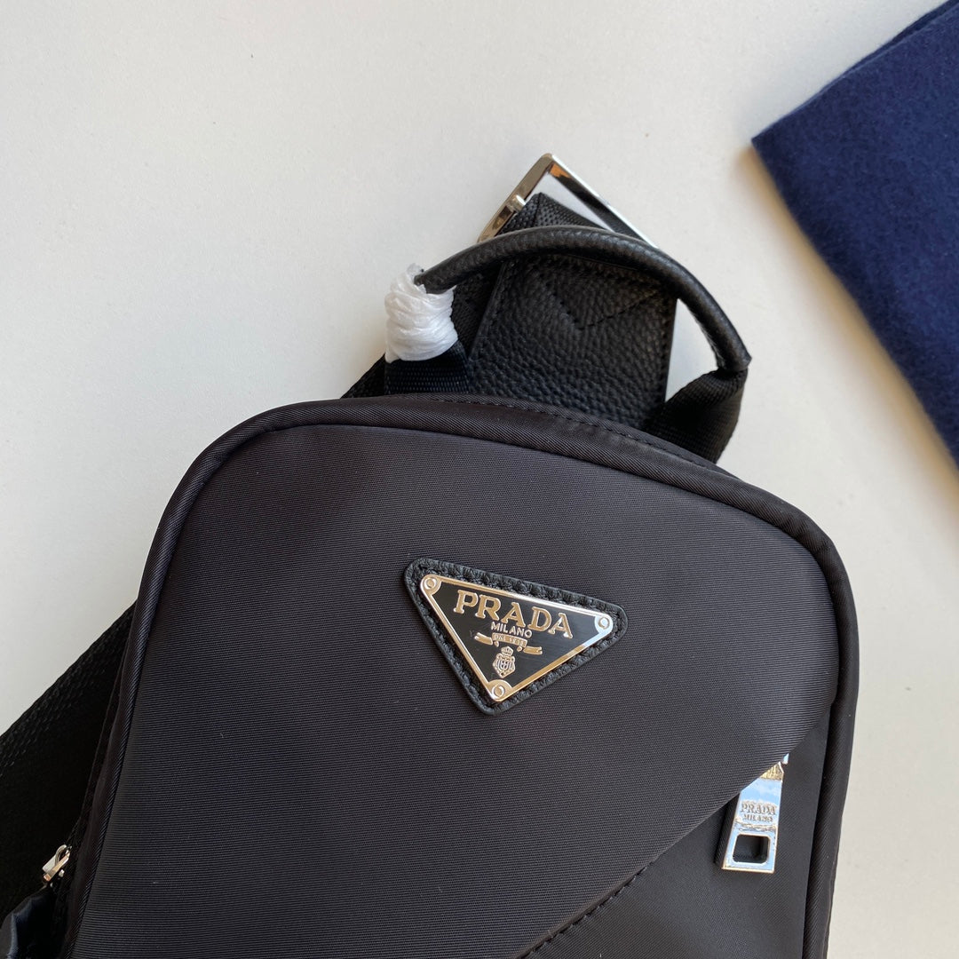 New fashion trend men's casual chest bag crossbody bag versatile single shoulder multifunctional backpack chest bag