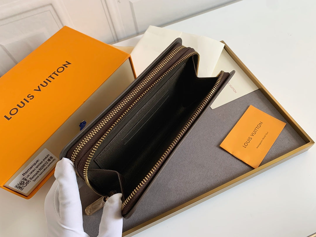 NEW Large Capacity Men's Presbyopia Long Style Double layer Zipper Handheld Foreskin Clip Phone Bag Wallet