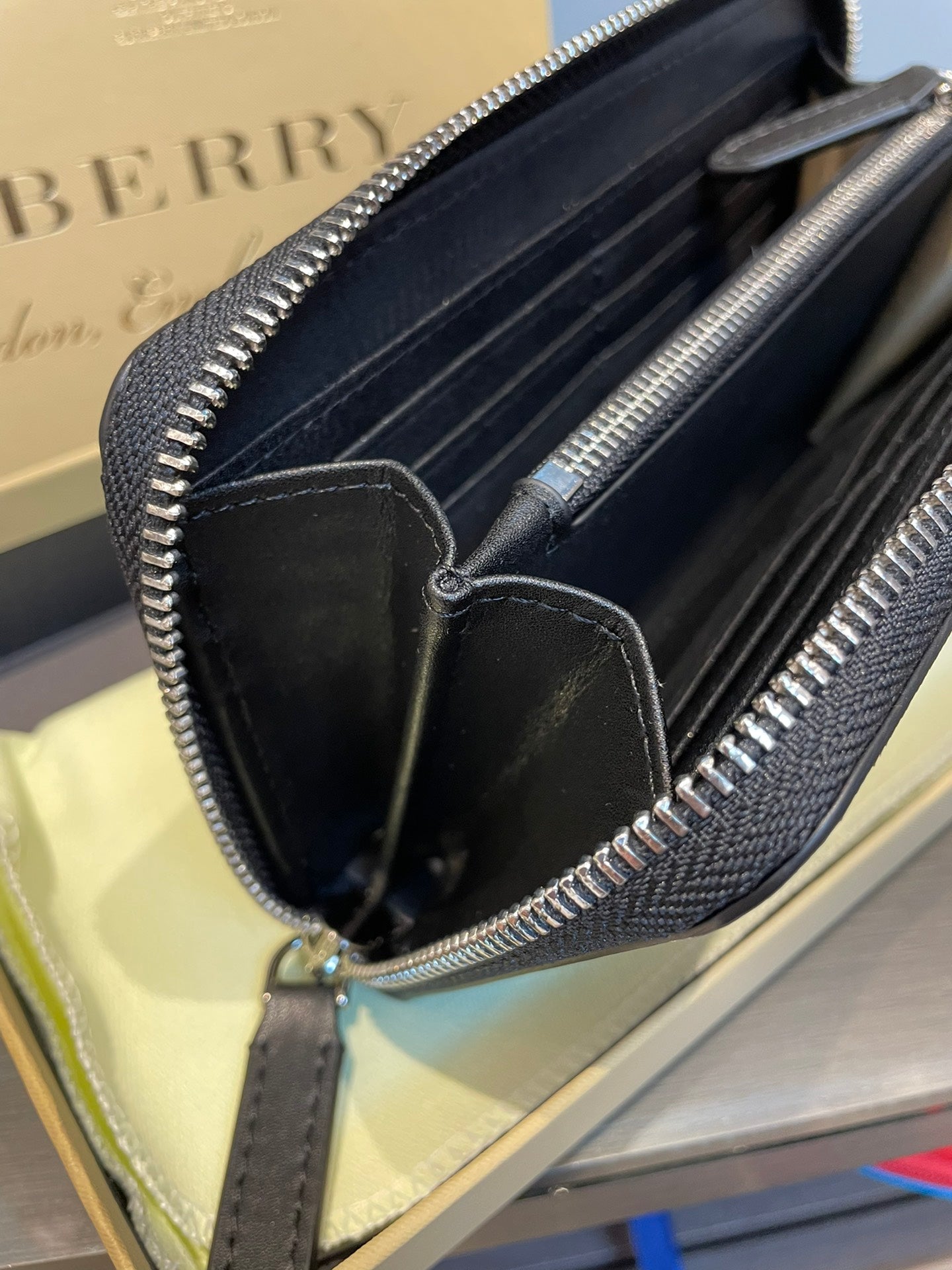 European and American trend new fashion plaid cowhide leather men's long zipper hand-held foreskin clip phone bag wallet