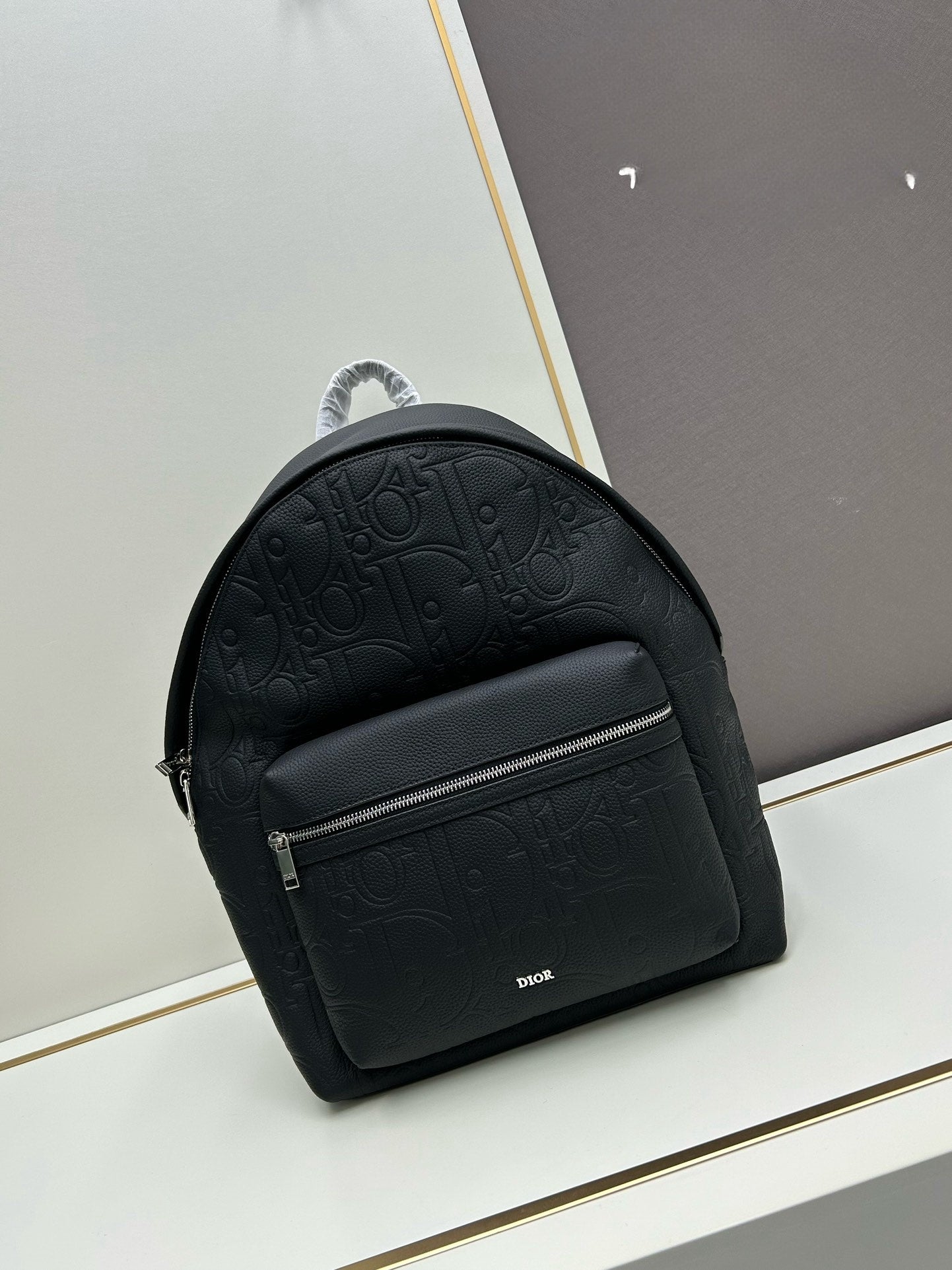 New D Family European and American Trendy Men's Embossed Double sided Grain Leather Zipper Backpack