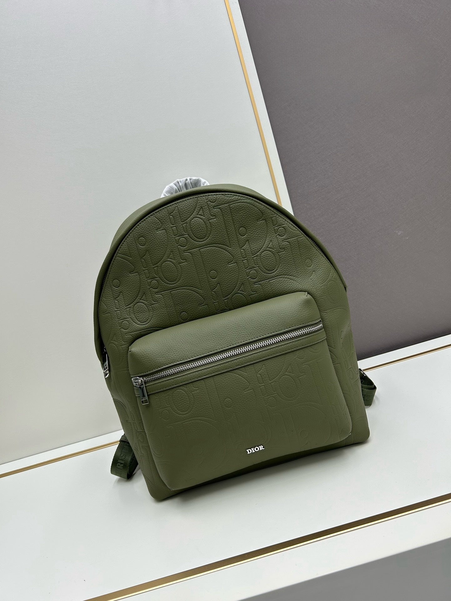 New D Family European and American Trendy Men's Embossed Double sided Grain Leather Zipper Backpack