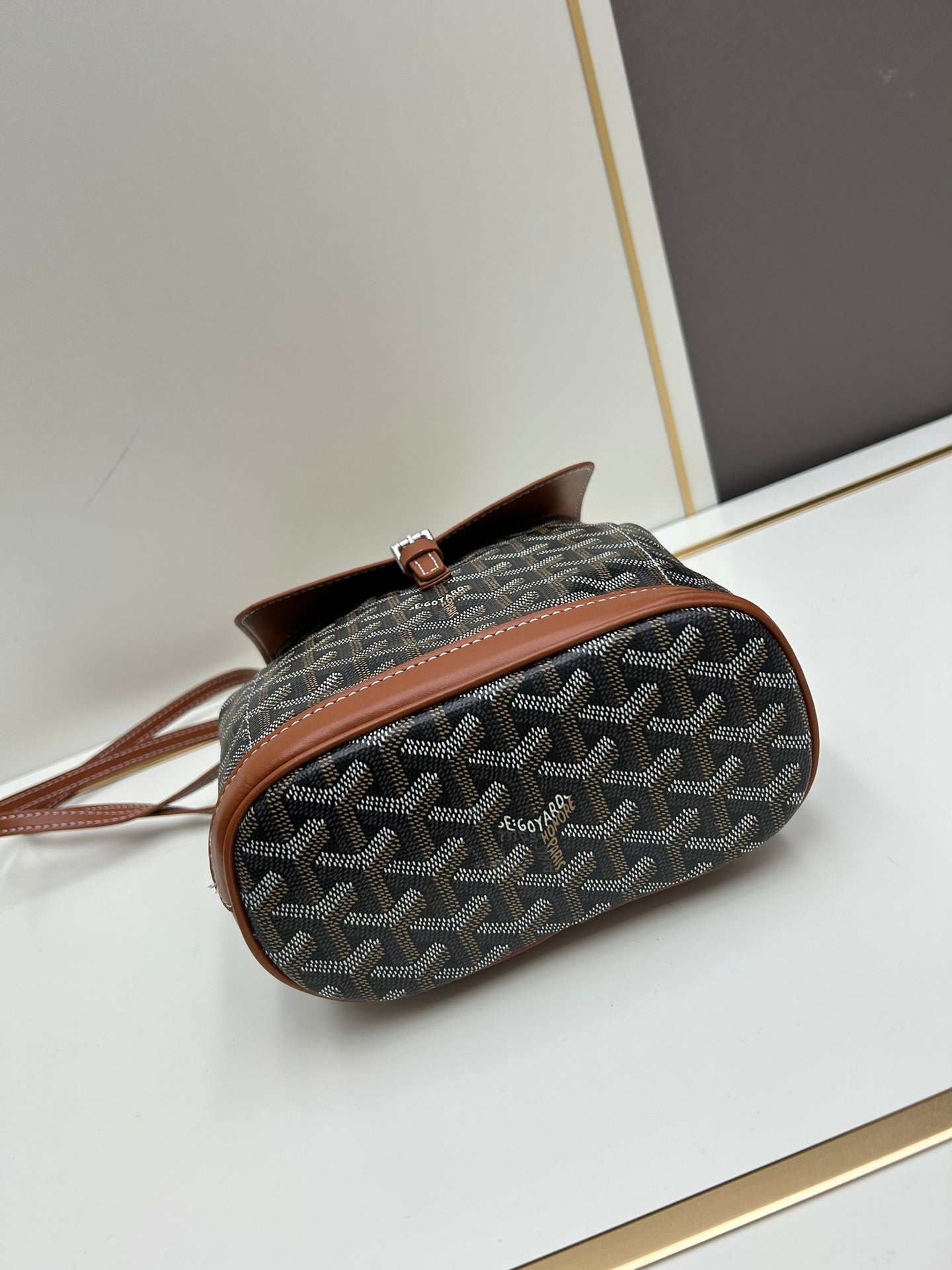 New Fashionable and Stylish Alpin Mini Women's Style Backpack with Old Flower Full Print Leather Backpack, Single Shoulder Crossbody Bag