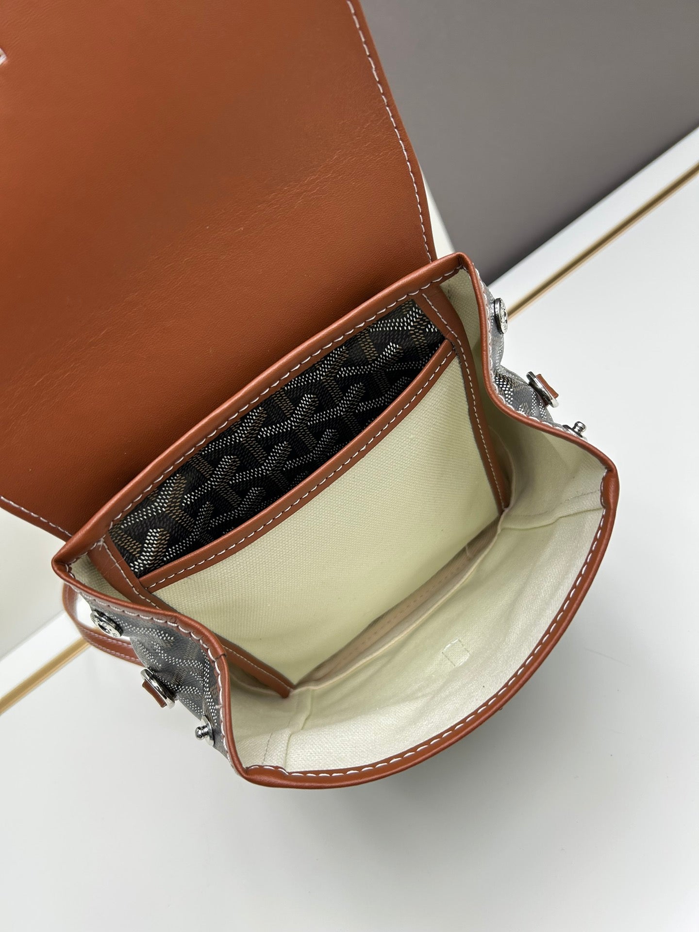 New Fashionable and Stylish Alpin Mini Women's Style Backpack with Old Flower Full Print Leather Backpack, Single Shoulder Crossbody Bag