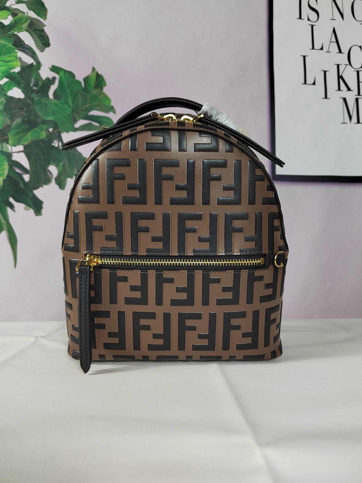 European and American new fashionable and versatile cowhide leather women's high-end feeling, vintage letters, double FF relief handbag backpack