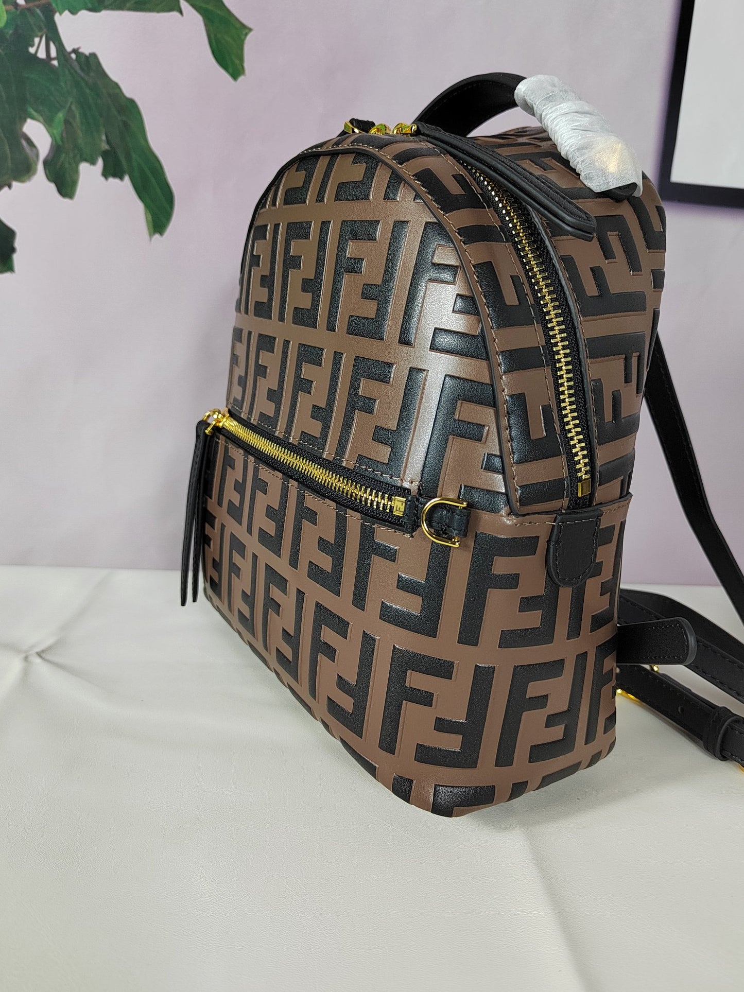 European and American new fashionable and versatile cowhide leather women's high-end feeling, vintage letters, double FF relief handbag backpack