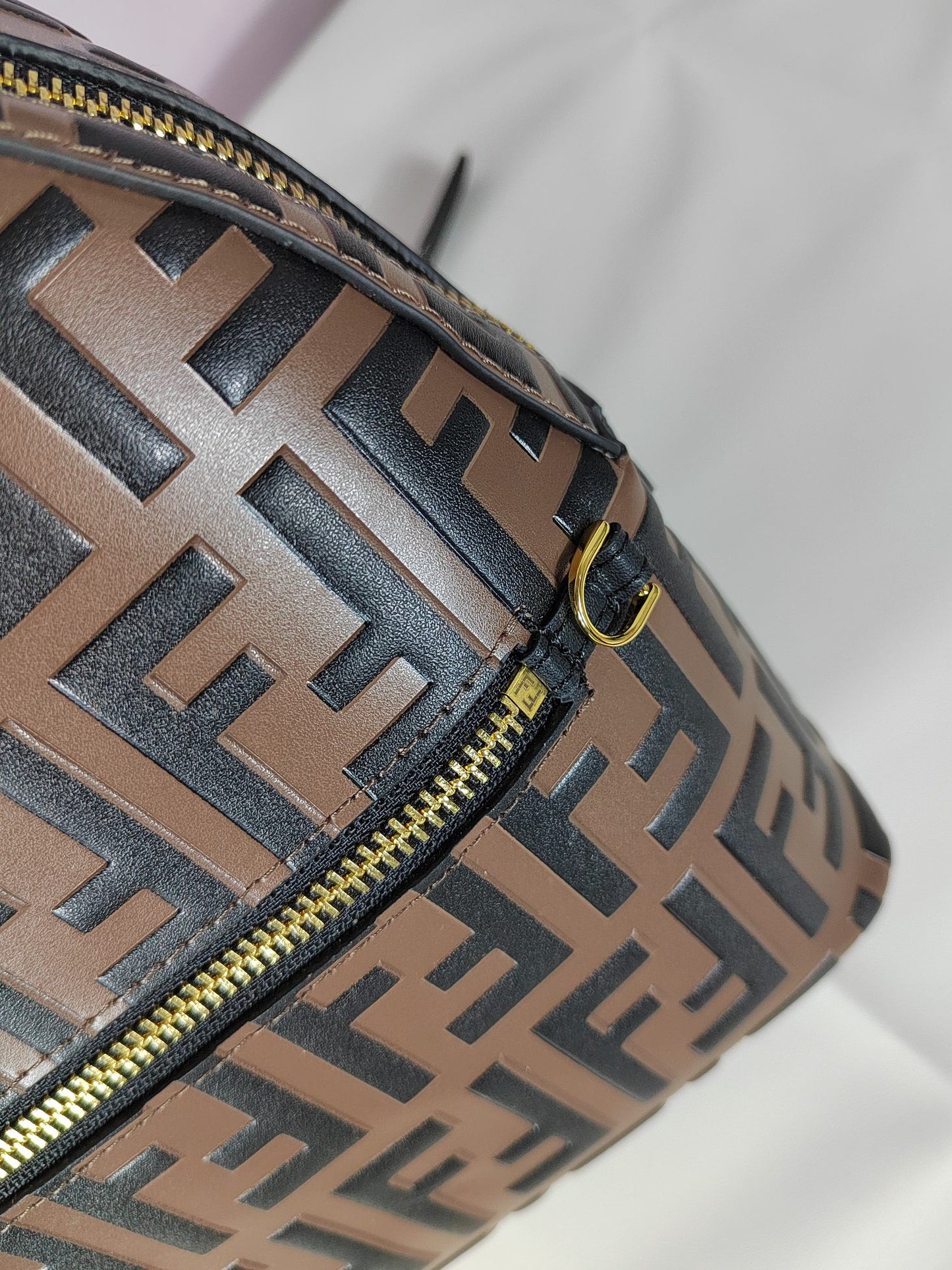 European and American new fashionable and versatile cowhide leather women's high-end feeling, vintage letters, double FF relief handbag backpack