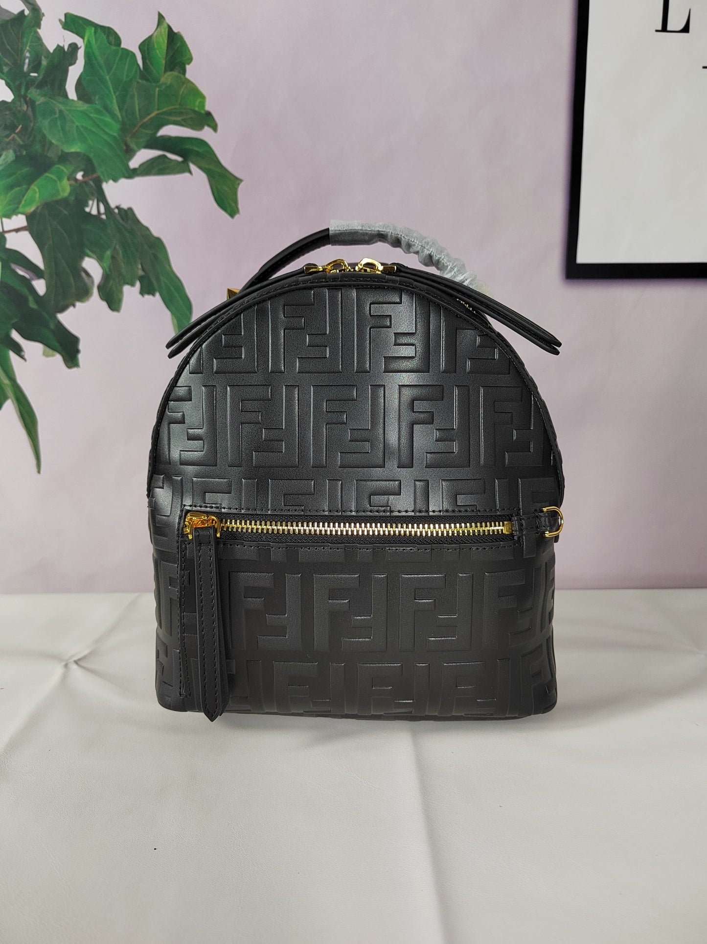European and American new fashionable and versatile cowhide leather women's high-end feeling, vintage letters, double FF relief handbag backpack