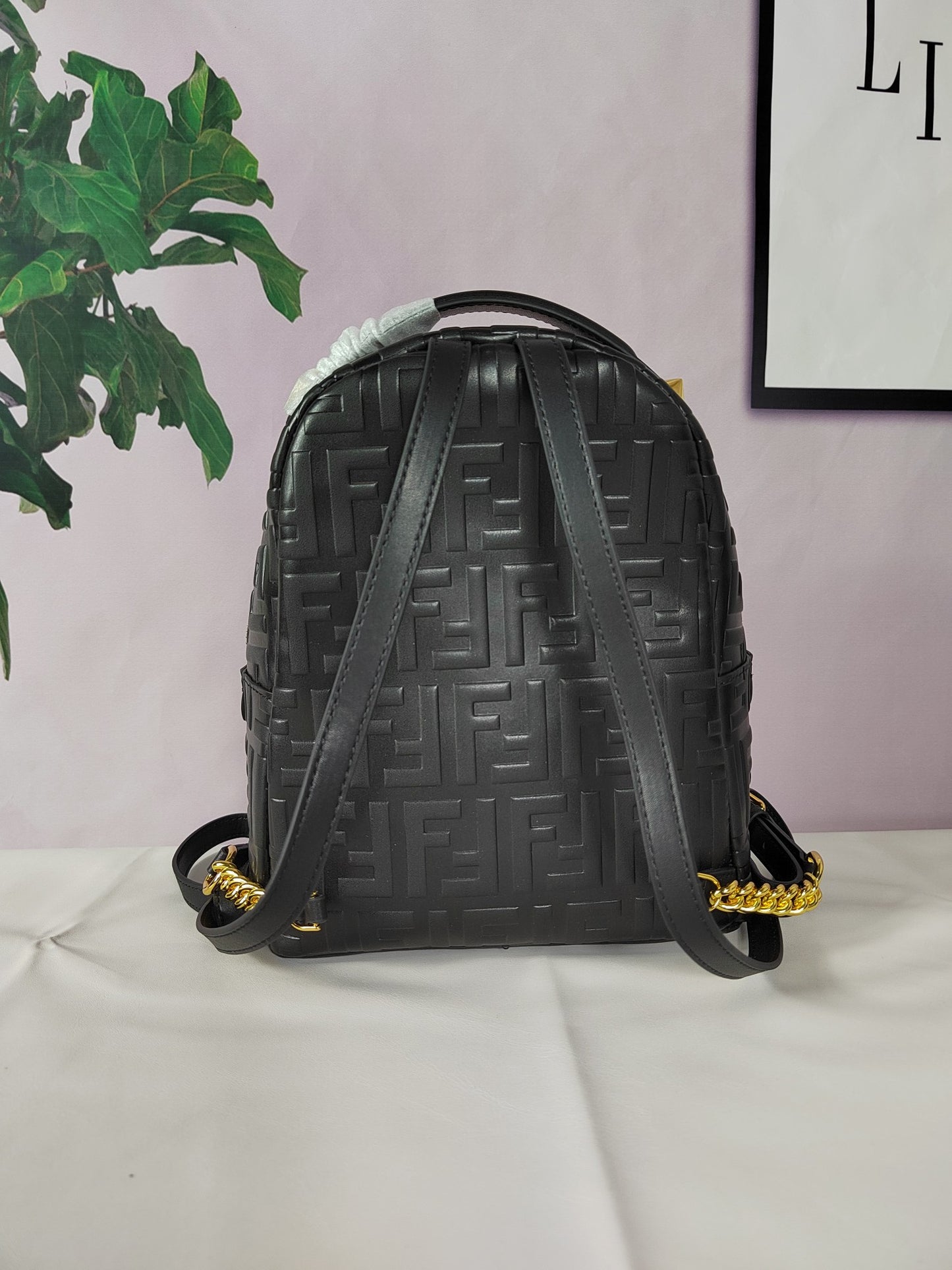 European and American new fashionable and versatile cowhide leather women's high-end feeling, vintage letters, double FF relief handbag backpack