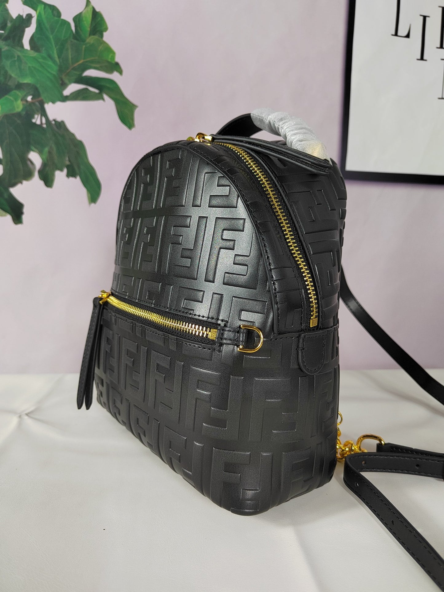European and American new fashionable and versatile cowhide leather women's high-end feeling, vintage letters, double FF relief handbag backpack