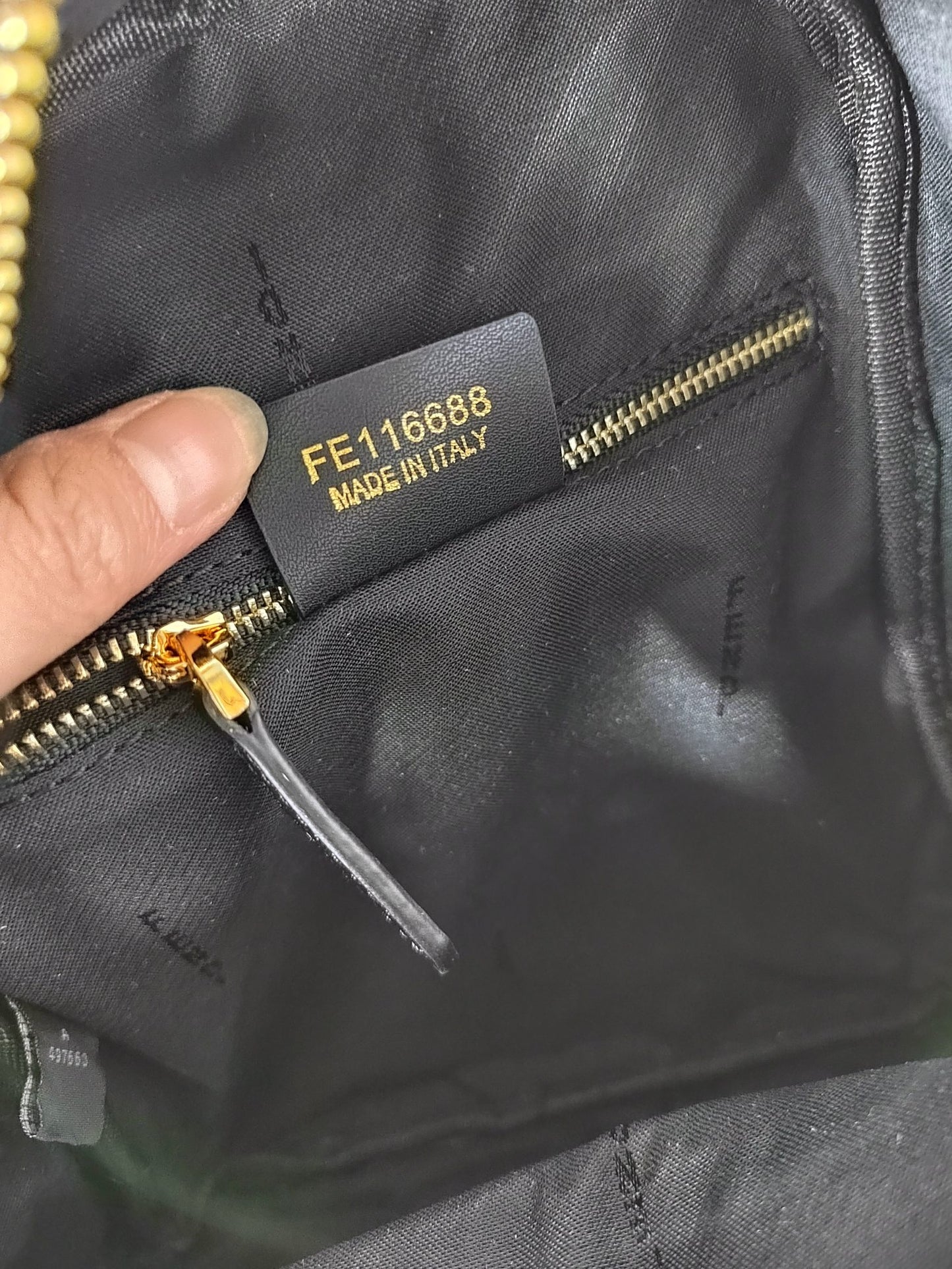 European and American new fashionable and versatile cowhide leather women's high-end feeling, vintage letters, double FF relief handbag backpack