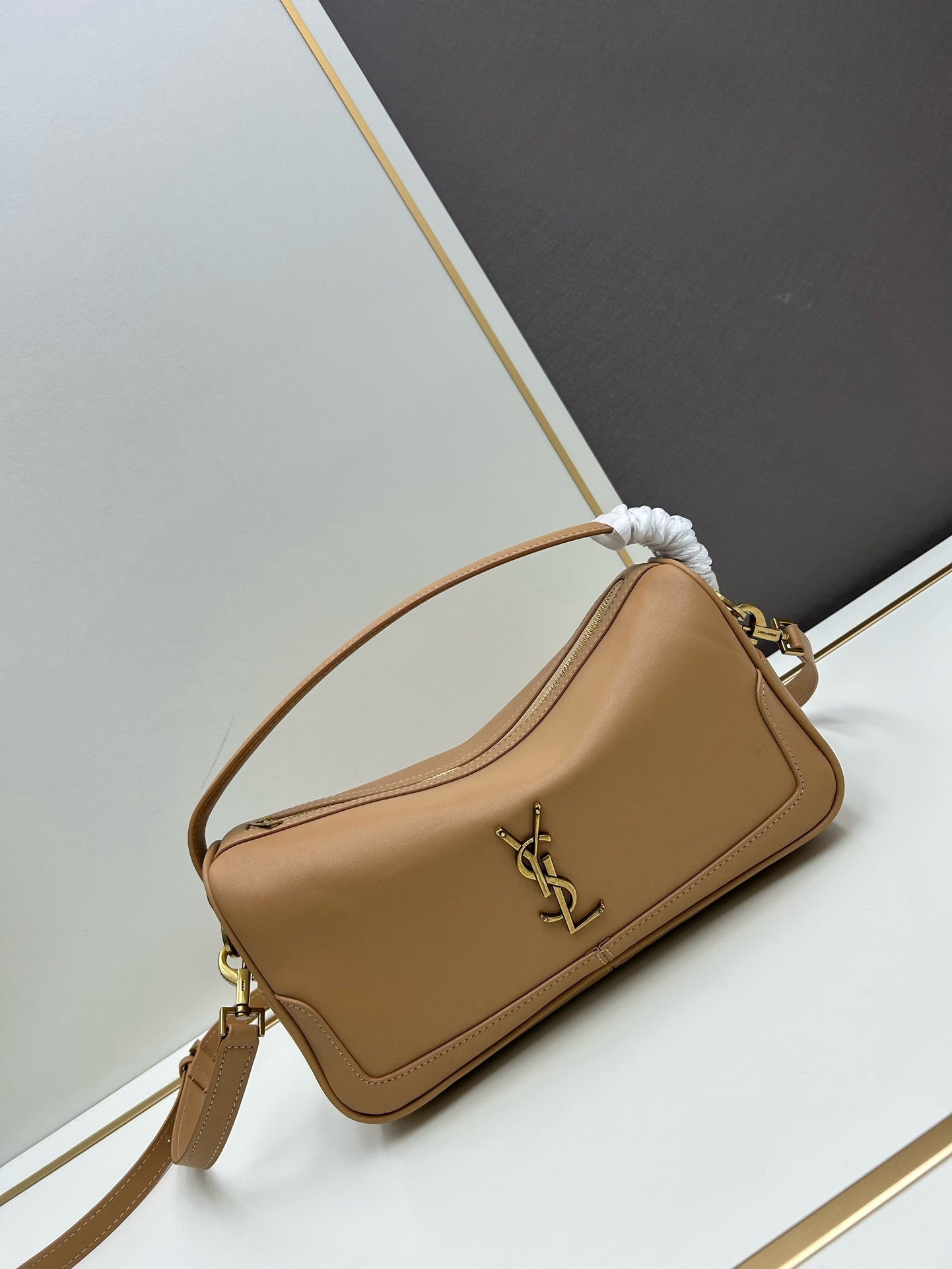 European and American high-quality new fashion trend high-end women's light luxury soft cowhide handbag commuting armpit bag pillow bag shoulder crossbody bag（复制）