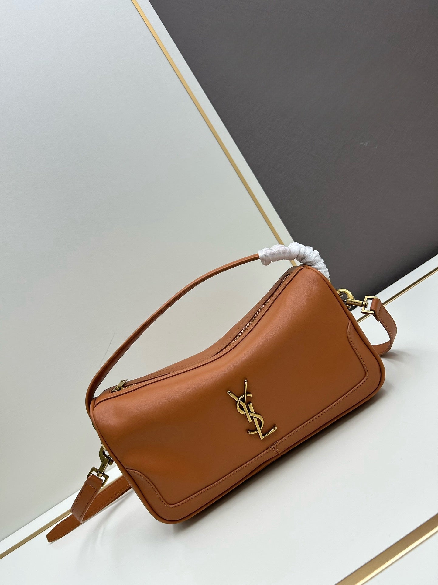 European and American high-quality new fashion trend high-end women's light luxury soft cowhide handbag commuting armpit bag pillow bag shoulder crossbody bag（复制）