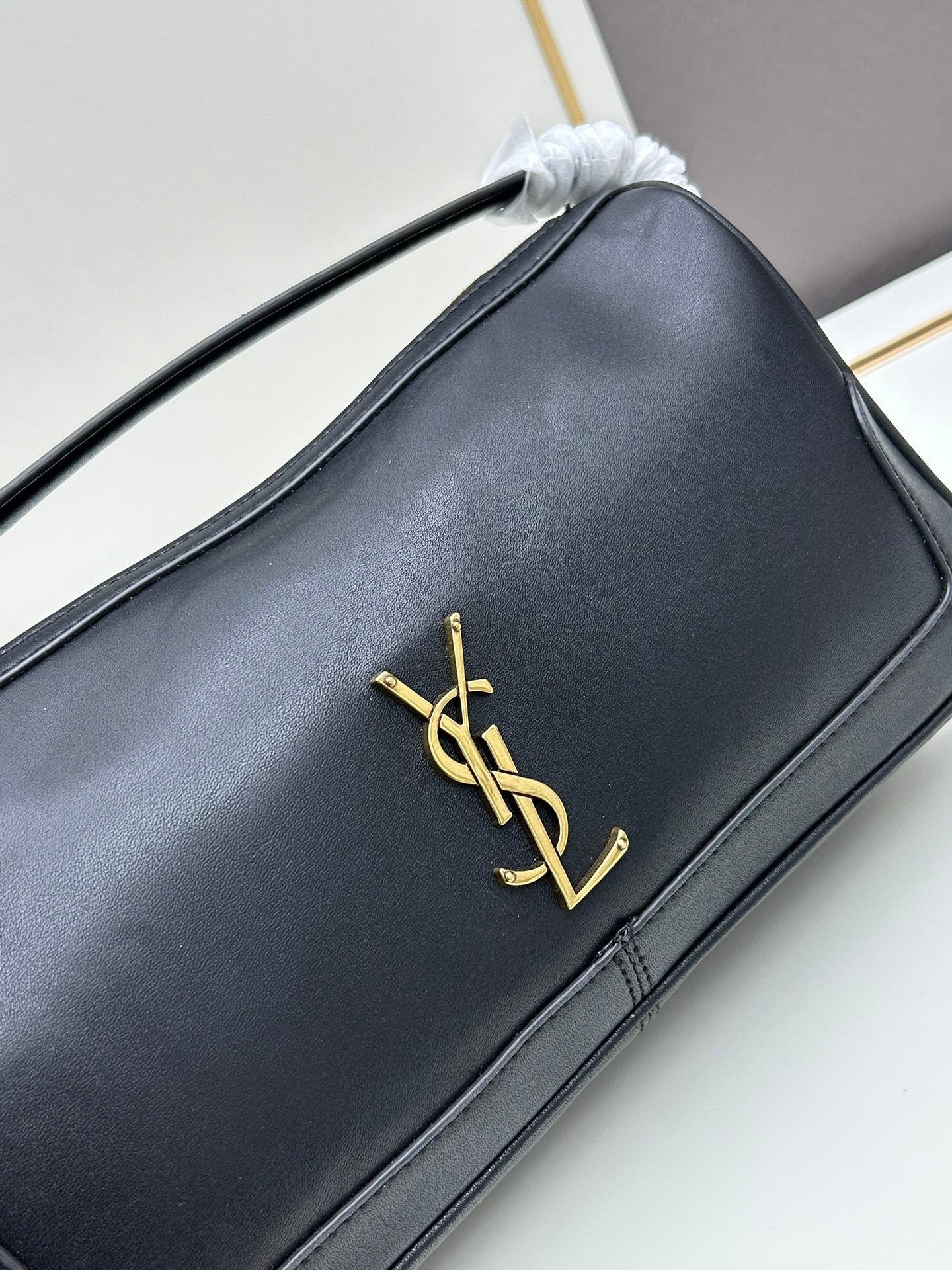 European and American high-quality new fashion trend high-end women's light luxury soft cowhide handbag commuting armpit bag pillow bag shoulder crossbody bag（复制）
