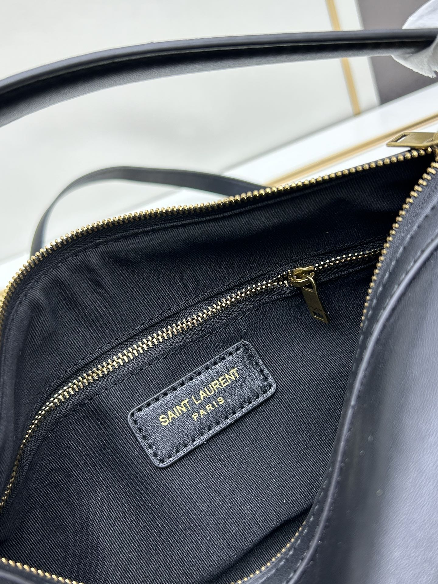 European and American high-quality new fashion trend high-end women's light luxury soft cowhide handbag commuting armpit bag pillow bag shoulder crossbody bag（复制）
