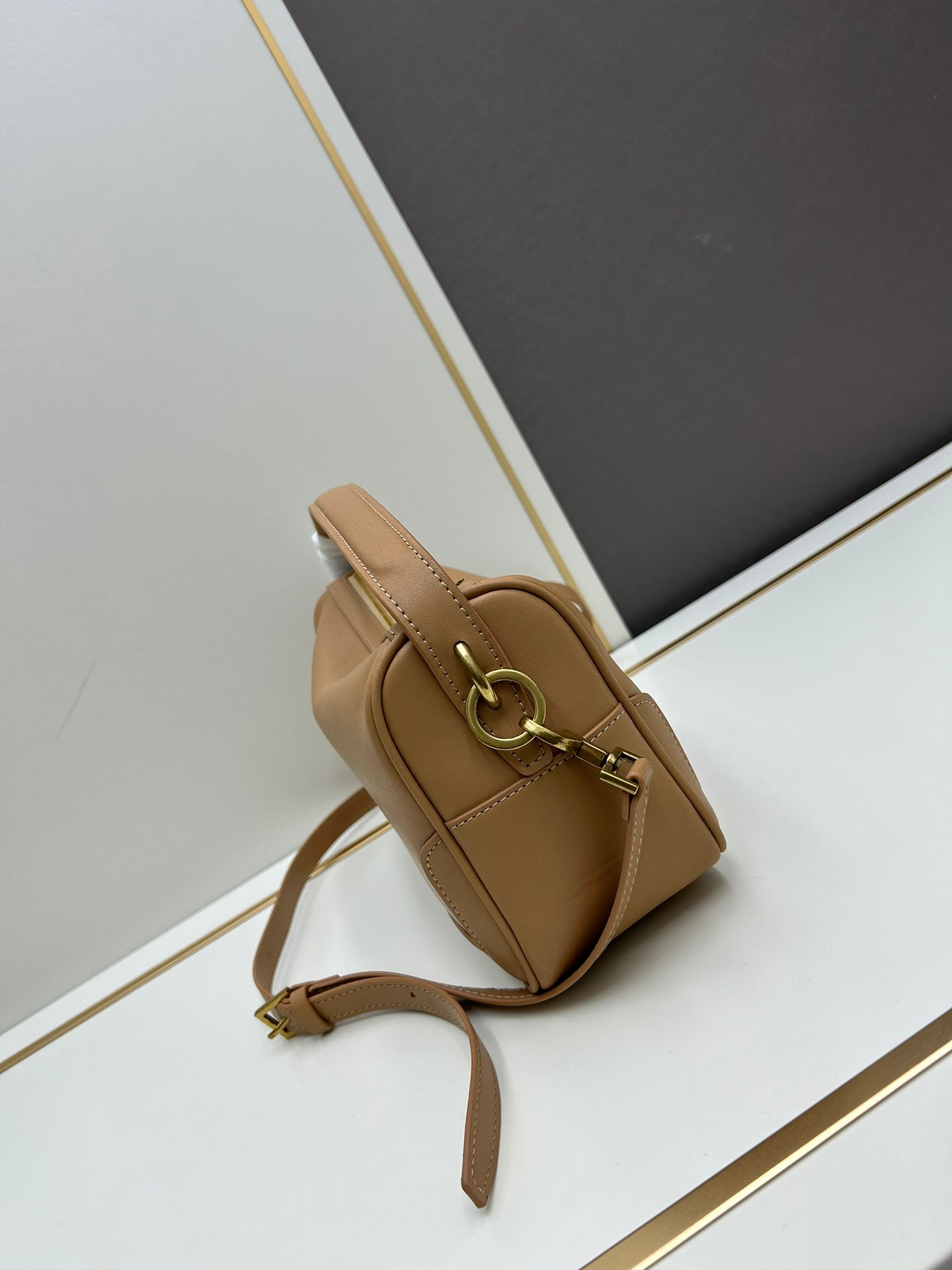 European and American high-quality new fashion trend high-end women's light luxury soft cowhide handbag commuting armpit bag pillow bag shoulder crossbody bag（复制）