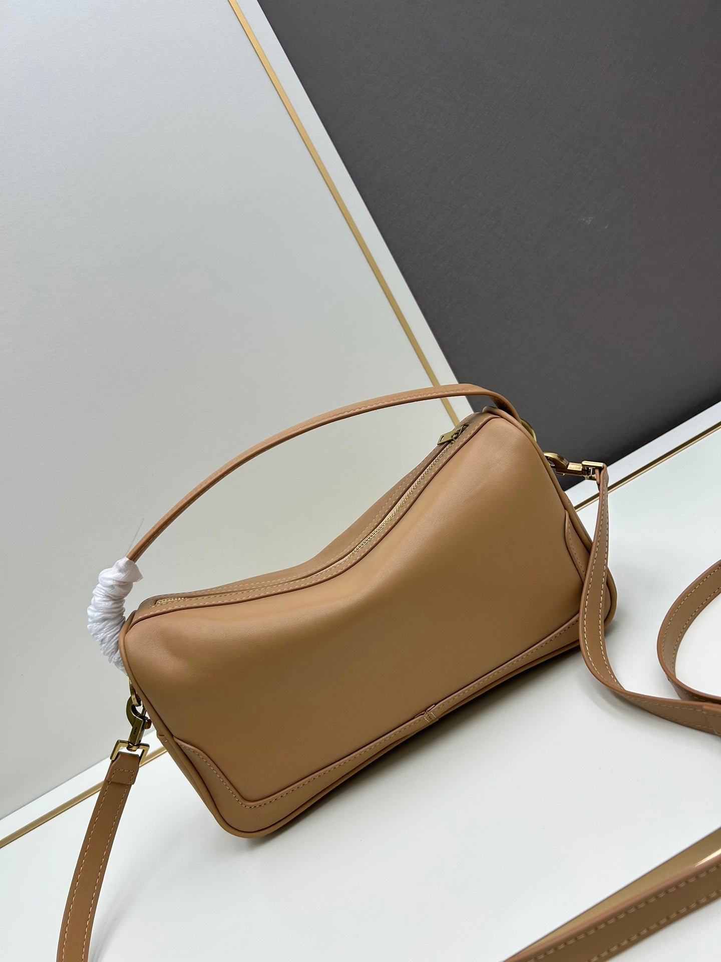 European and American high-quality new fashion trend high-end women's light luxury soft cowhide handbag commuting armpit bag pillow bag shoulder crossbody bag（复制）