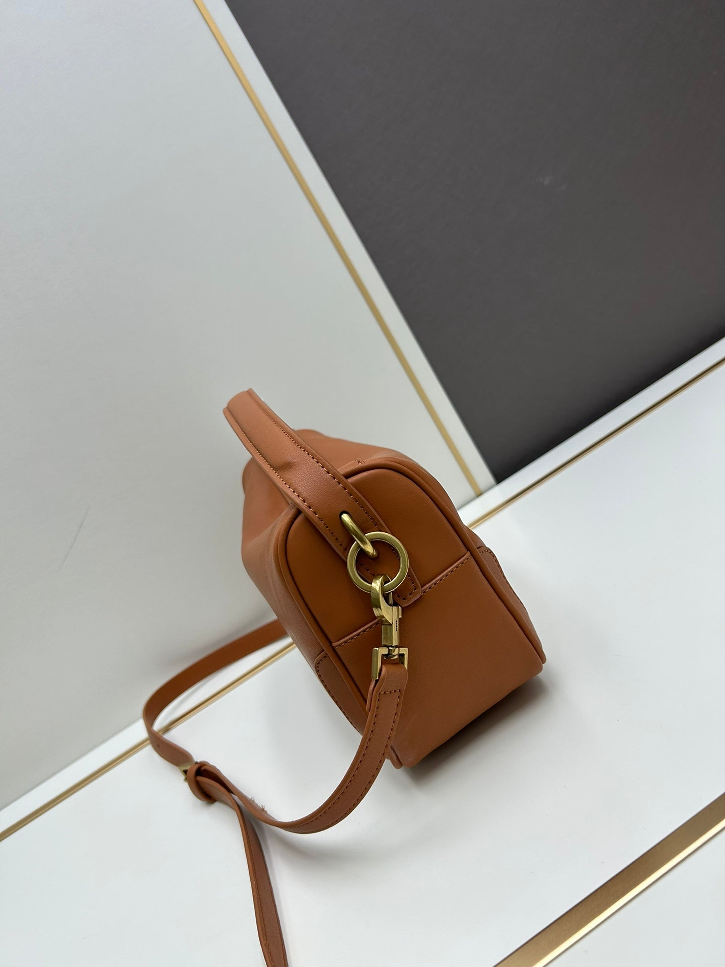 European and American high-quality new fashion trend high-end women's light luxury soft cowhide handbag commuting armpit bag pillow bag shoulder crossbody bag（复制）