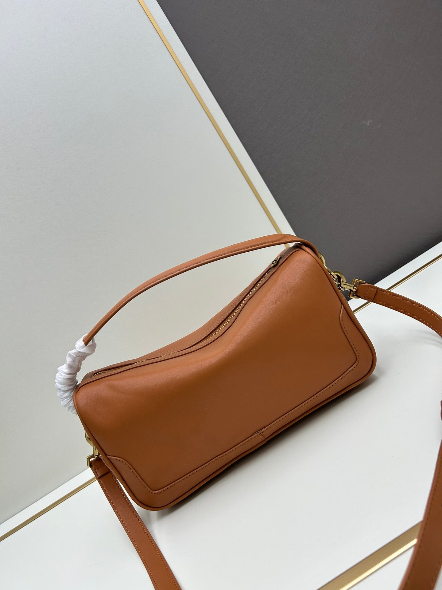 European and American high-quality new fashion trend high-end women's light luxury soft cowhide handbag commuting armpit bag pillow bag shoulder crossbody bag（复制）