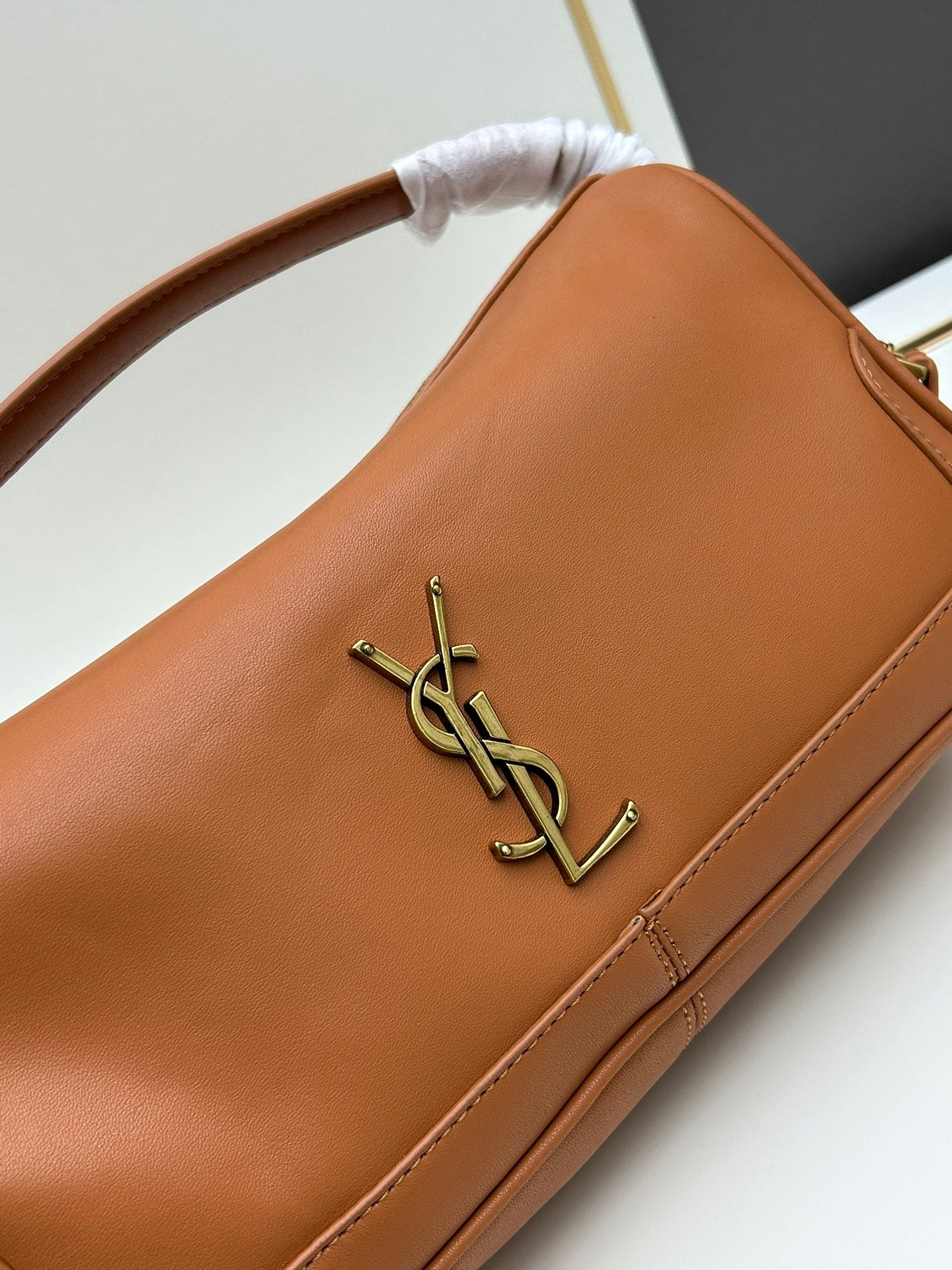 European and American high-quality new fashion trend high-end women's light luxury soft cowhide handbag commuting armpit bag pillow bag shoulder crossbody bag（复制）