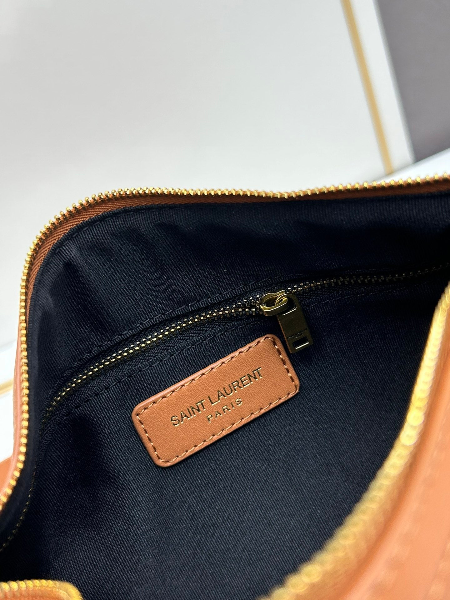 European and American high-quality new fashion trend high-end women's light luxury soft cowhide handbag commuting armpit bag pillow bag shoulder crossbody bag（复制）