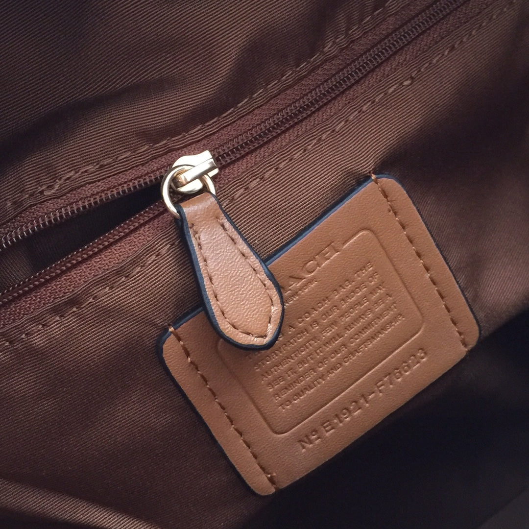 European and American trendy new vintage color blocked backpack for women, large capacity genuine leather high-end Charlie travel bag