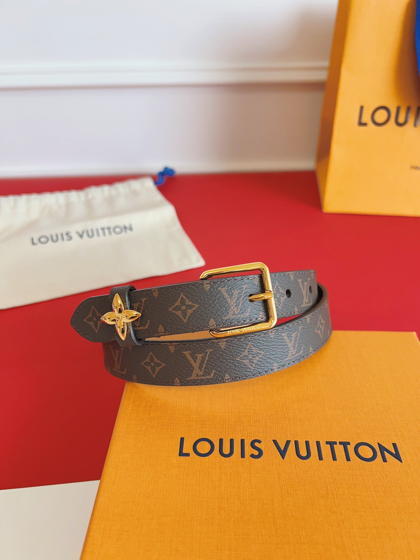 New Pretty  canvas calf leather double-sided belt belt, fashionable and versatile decoration, wide shorts skirt, high-end feeling, paired with jeans belt