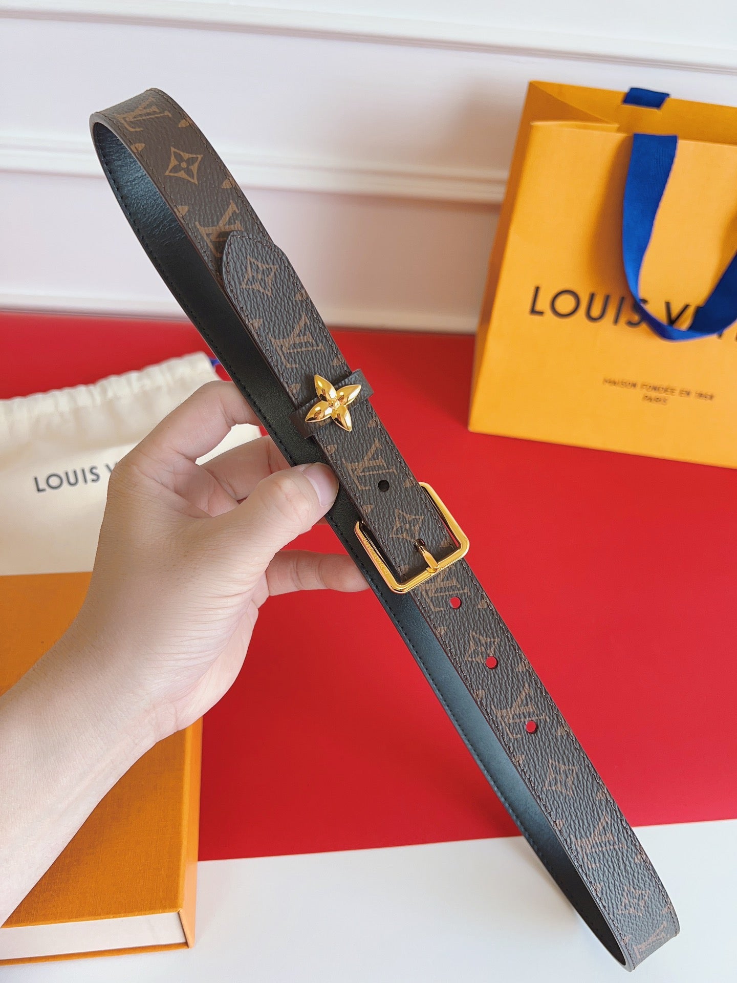 New Pretty  canvas calf leather double-sided belt belt, fashionable and versatile decoration, wide shorts skirt, high-end feeling, paired with jeans belt